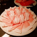 Ginza Shabu Ki Kuroge Wagyuu Shabu Shabu Sukiyaki Semmon Ten - 豚ロースと豚バラ