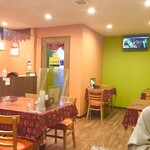 リトルスパイス - 内観
      まだ、非常に綺麗で気持ちの良い空間