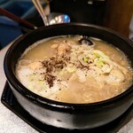 新大久保韓国横丁 マポ豚足 - 