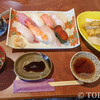 Sushi Hide - 中にぎりと茶碗蒸し・天ぷらのランチ。