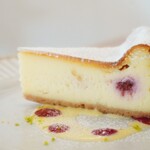 ハナツムリ - 【2022.04】ラズベリーとホワイトチョコのチーズケーキ(460円+税)