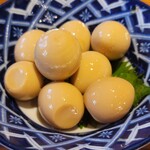 弥次郎兵衛 - うずらの玉子醤油漬け(380円)
