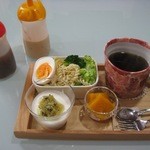 Atorieferiche - コーヒーセットです。とても美味しいスイーツもついてきました。