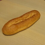 焼きたてパン マンハッタン - あんバタ（170円）