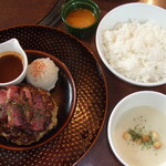 神戸ハンバーグウエスト - 厚切りベーコン＆ポークハンバーグ