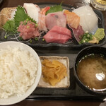 魚貝亭 - 刺身定食　1,080円