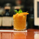 BAROSSA cocktailier - ② ラムベースのカイピリーニャ、宮崎産 完熟マンゴー