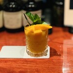 BAROSSA cocktailier - ② ラムベースのカイピリーニャ、宮崎産 完熟マンゴー