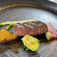 prospero - 熊本赤牛「阿蘇王」フィレ肉の炭火焼き、季節野菜とマルセラ酒のソース