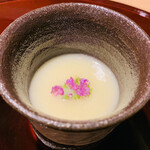 おみ乃 - ・ホワイトアスパラのすり流しと伊達鶏の炭火焼き