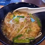 中国料理 風味屋 - 特製台湾ラーメンだが、スープが、澄んでいる。醤油ベースではない。辛さ４、汗が止まらない。