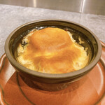 Nose to Tail - 牛の大腿骨と肋骨のオニオングラタンスープ