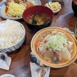 家庭料理居酒屋 よってって - 私の頼んだ、もつ煮定食(税込600円)