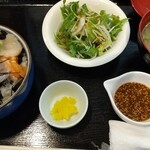 おさかな処 小山 - 海鮮丼