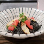 トリワイン ＰＩＫＯＳＨＨＨＵ - 魚介のイカスミクリームリゾット