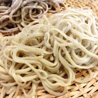 巽蕎麦 志ま平 - 二色せいろ 1100円 の二八蕎麦