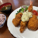 八千代味清 - ミックスフライ定食　雑穀米