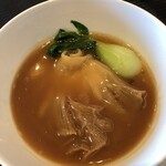 スーツァンレストラン陳 - フカヒレの姿煮スープそば
