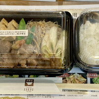 日本橋 伊勢重 - 国産黒毛和牛A5等級を使ったすき焼き弁当の〝特上〟にご飯も追加しました。