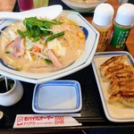 リンガーハット - 野菜たっぷりちゃんぽん レギュラー 低糖質麺（麺200g）
             890＋150=1040円
            
            ぎょうざ5個セット 200円