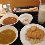 札幌スープカレー本舗 - レディースセット２色　¥780　(ドリンクはクーポンでラッシーにUPグレード　濃いめで美味しかった)