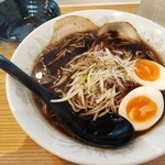 駅前やっぱ食堂 - 九州ではあまりなじみのない黒いスープ。