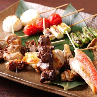 Yakitori, chicken dishes, Hot Pot...a variety of menus featuring chicken from the bone marrow♪