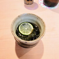 登喜和鮨 新発田本店 - 佐渡の黒もずくを温かい出汁で