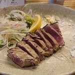 炭焼きジュッコ シマウマ酒店 - 鰹の藁焼き 塩たたき(ハーフ)
