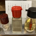 麺や 日の出 - 唐辛子酢が呉冷麺をイメージさせる…