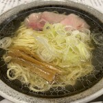 麺や 日の出 - 日の出らーめん　接写