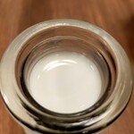 あさぎり牛乳工房 - 懐かしの紙蓋を外します、昔は失敗しましたが今は楽勝（笑）