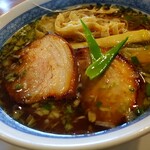 三代目 仔虎 - 特製ラーメン  チャーシュー2枚です