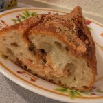 アマムダコタン - 明太ガーリックバゲットの断面