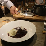 TAVERN 3jo - 鋳鉄鍋から目の前で給仕してくれる