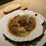 TAVERN 3jo - レモンの角切りとクルトン添え北海道産ホタテ