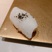 熟成寿司専門店 和心 - イカ(イカ墨塩)