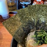 横浜家系ラーメン 三郷家 - 海苔増しは7枚100円。