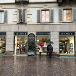 Cantine Barbaroux - Piazza Carignano に面して何度も訪れ、いろいろ購入している Torino centro の高級金物店 DE CARLO で今日も購入 (日本製品も売っている)