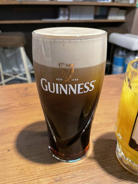 Irish pub Shamrock 'N' Roll Star