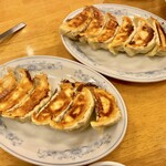 Gyouza No Manshuu - 焼き餃子１人前 ２６０円