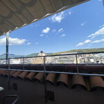 東華菜館 - 東側の景色