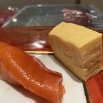 すし蔵 - サーモン、たまご