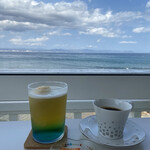 cafe 海と硝子 - 海色ライチビールフロート、コーヒー