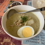 タイ風カレー スリヨタイ - 