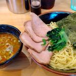 横浜ラーメン 北村家 - つけ麺（900円）+ 釜焼きロースチャーシュー（250円）