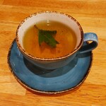 アラブ料理専門店 七つの丘 SEVEN HILLS - ミントティ