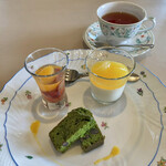 プロヴァンスの日曜日 - プチコース(\3,300)　季節の手作りデザート・紅茶