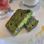 プロヴァンスの日曜日 - こしあぶらの入った大納言小豆の抹茶ケーキ
