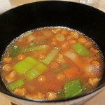 くろぎ - 赤出汁　九条葱　揚げ　豆腐　なめこ